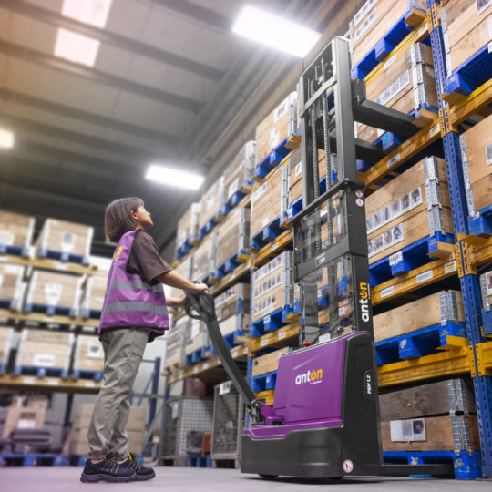 Electric Pedestrian Stacker PSM 1.2 | 1200 kg | Li-ion | AntOn by Jungheinrich - width across fork 570 mm - lift height 3530 mm